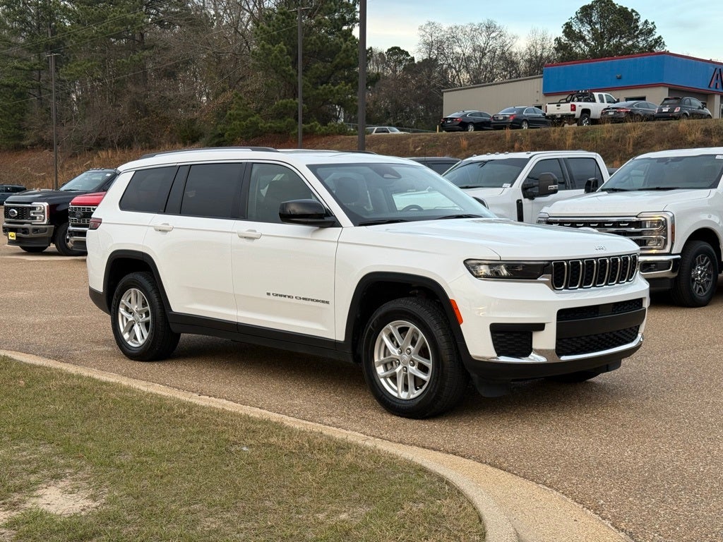 2023 Jeep Grand Cherokee L Laredo