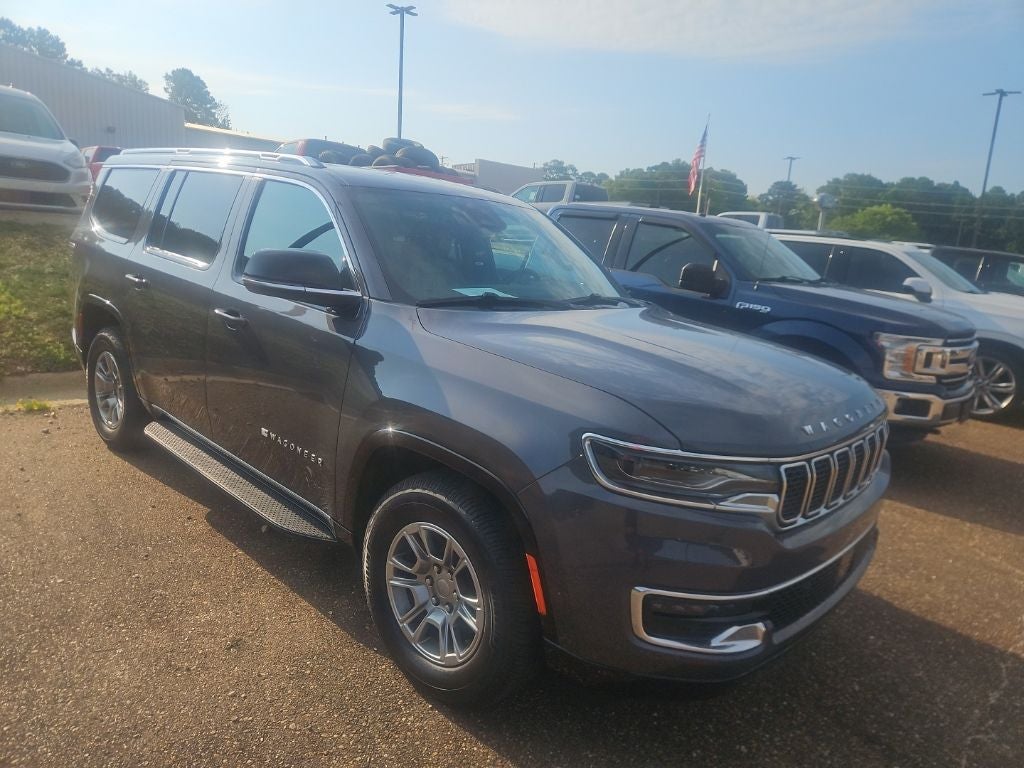 2023 Jeep Wagoneer Base