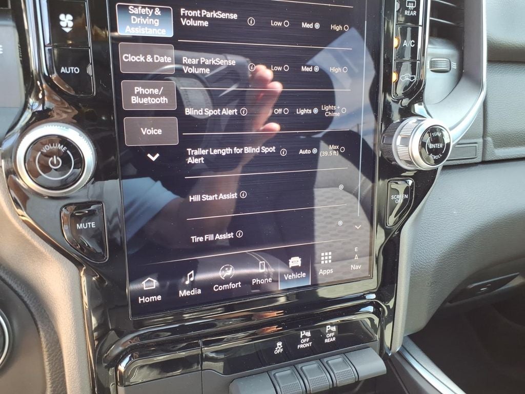 2025 RAM 1500 Big Horn/Lone Star