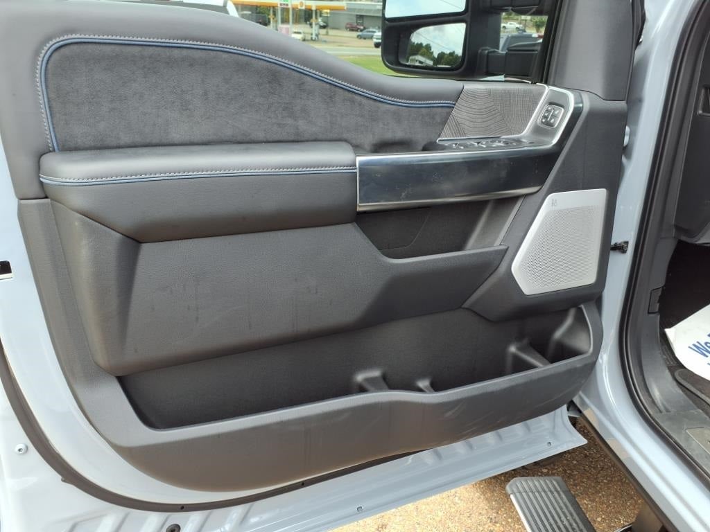 2025 Ford F-350SD Platinum