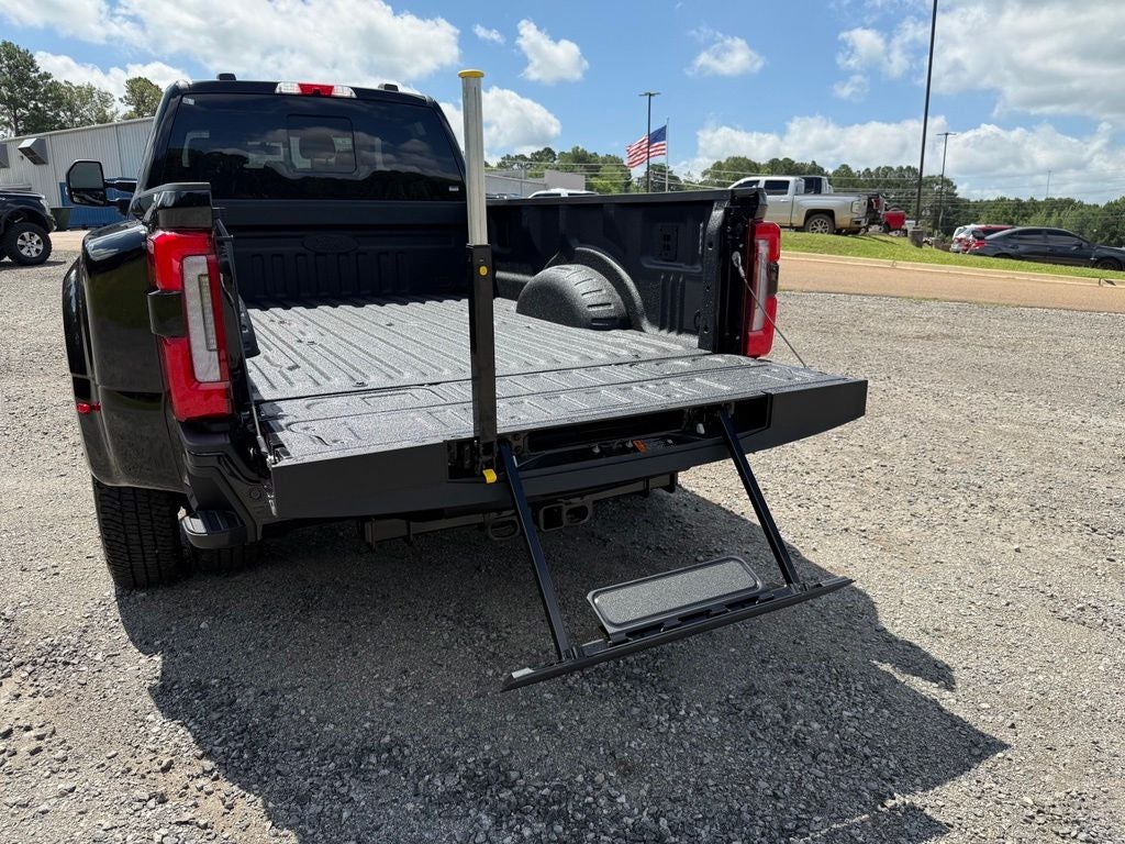 2026 Ford F-350SD Platinum DRW