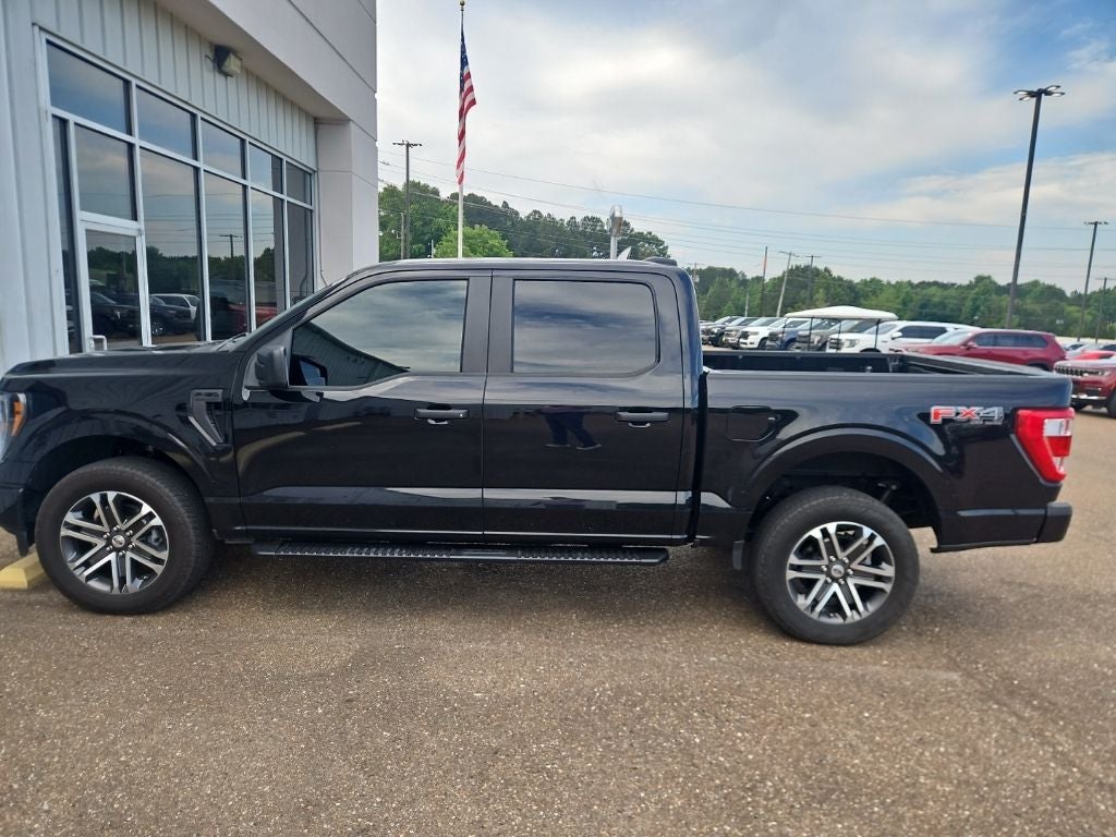 2023 Ford F-150 XL 4x4 SuperCrew 5-1/2 Box's photo