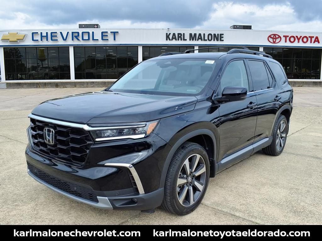 2025 Honda Pilot Touring AWD's photo