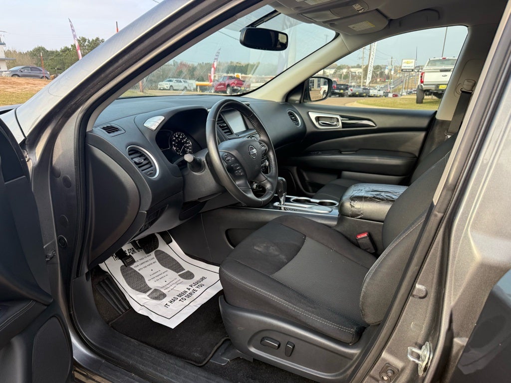 2020 Nissan Pathfinder SV