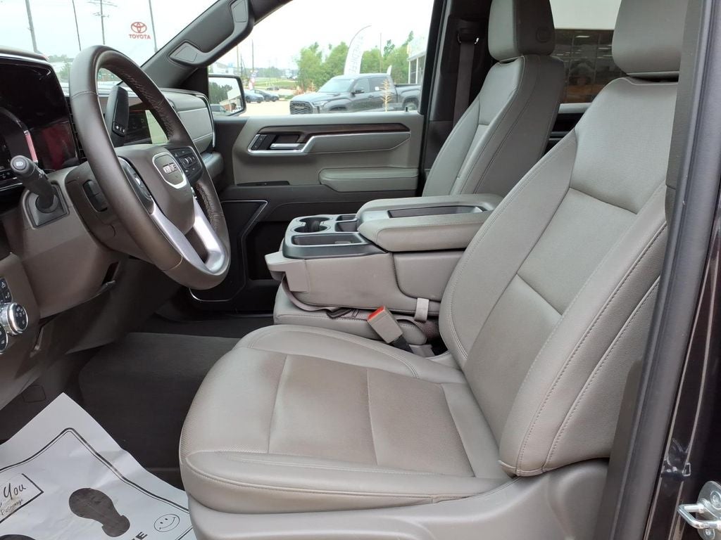 2025 GMC Sierra SLT