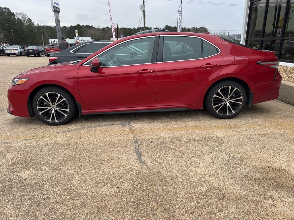 2020 Toyota CAMRY SE