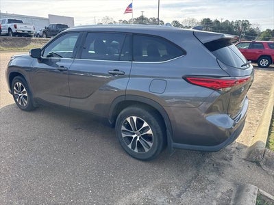 2020 Toyota HIGHLANDER XLE