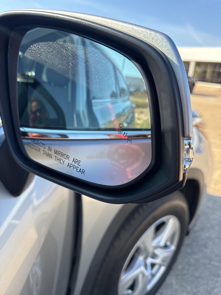 2020 Toyota HIGHLANDER LE