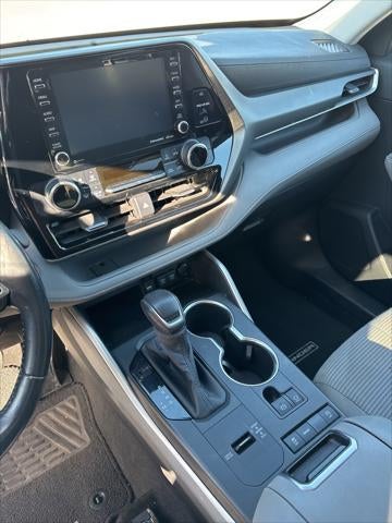 2020 Toyota HIGHLANDER LE