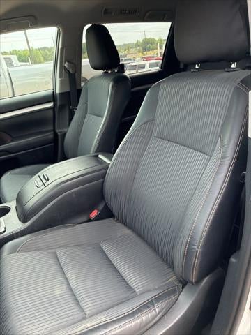 2019 Toyota HIGHLANDER LE Plus