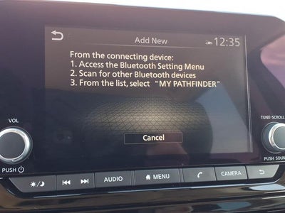 2025 Nissan Pathfinder SV