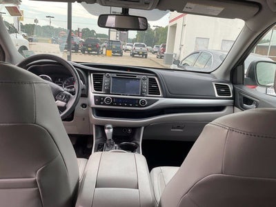 2016 Toyota Highlander XLE V6