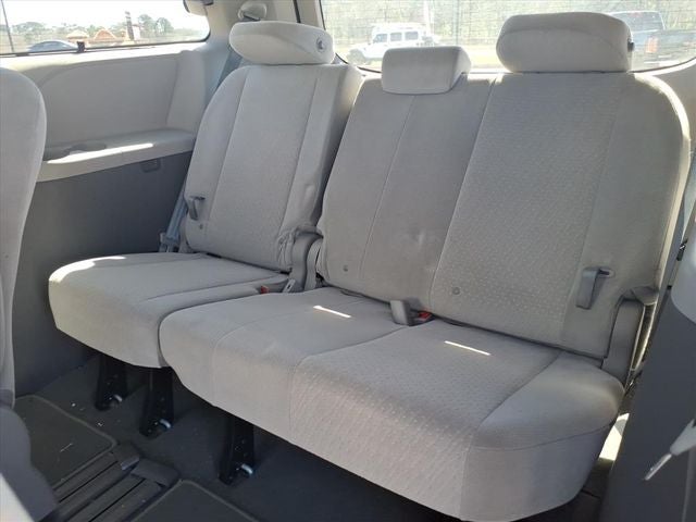 2020 Toyota Sienna LE 8 Passenger