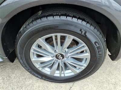 2024 INFINITI QX80 LUXE