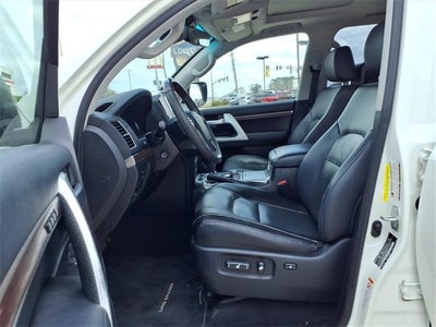 2016 Toyota Land Cruiser Base