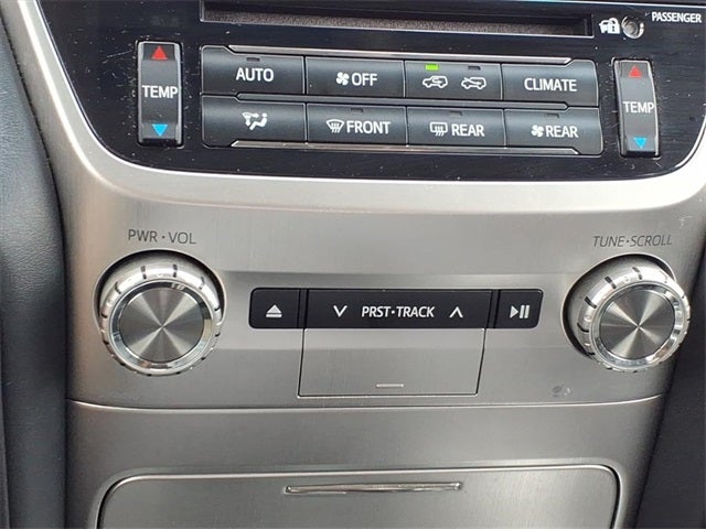 2016 Toyota Land Cruiser Base