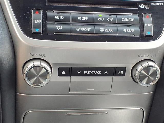 2016 Toyota Land Cruiser Base