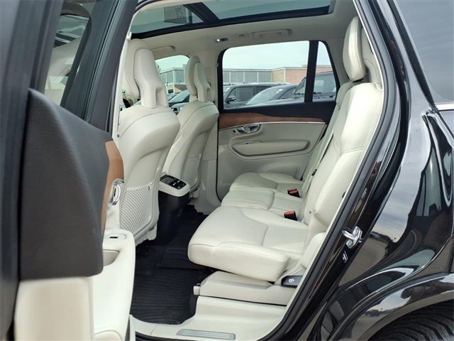 2021 Volvo XC90 T5 Momentum