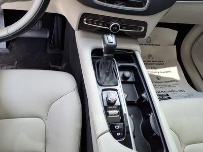 2019 Volvo XC90 T6 Momentum